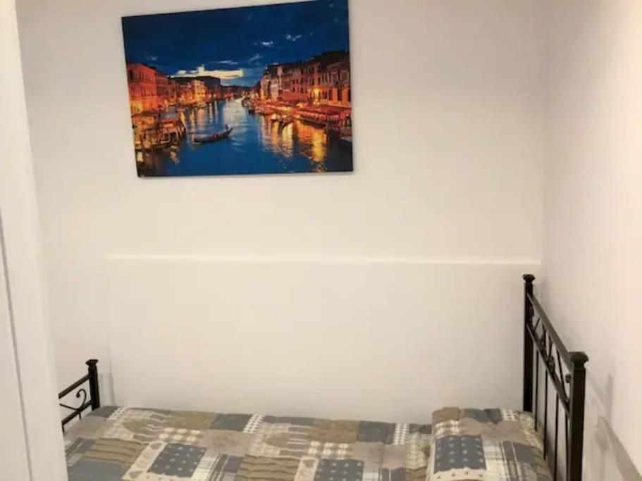 Close Guglie Bridge * Venezia